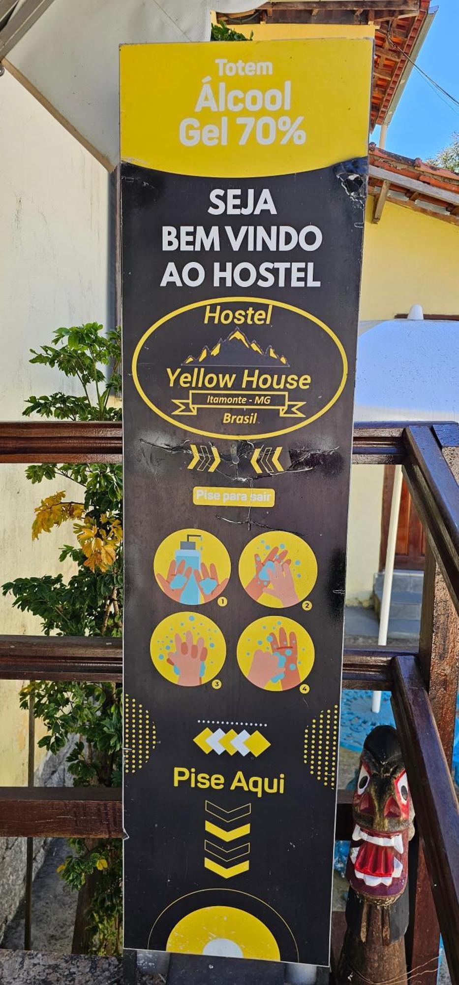 Hostel Yellow House Mg イタモンテ エクステリア 写真